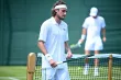 Stefanos Tsitsipas a dû abandonner contre Valentin Royer au premier tour de Wimbledon. (P. Lahalle/L'Équipe)