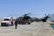 Un hélicoptère ramène à terre des survivants secourus en mer, après le chavirage de leur embarcation au large de Kyrinia, dans le nord de Chypre, le 30 août 2026.