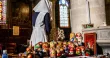 Vente d'objets religieux au profit du couvent Sainte-Élisabeth de Minsk, dans une église des Sables- d'Olonne, en août 2026.