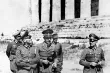 Mai 1941, des officiers allemands visitent l'acropole. Athènes cite l'occupation du pays durant la dernière guerre pour demander l'annulation de sa dette après la victoire d'Alexis Tsipras aux dernières élections. Image: AFP


