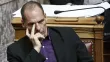 Le ministre grec des Finances, Yanis Varoufakis, dimanche soir lors d'un talk show à la télévision allemande avait protesté après avoir vu les images: «Je n'ai jamais montré ce doigt». Crédits photo : ALKIS KONSTANTINIDIS/REUTERS


