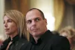 Yanis Varoufakis était accompagné de son épouse lorsqu'il a été pris à partie par des anarchistes dans un restaurant. (Photo du couple prise le 21 avril lors d'une conférence) Image: Photo d'illustration/Reuters



