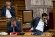 Le Parlement grec a accepté d'adopter plus de mesures d'austérité le 18 mai 2017. Alexis Tsipras et Euclid Tsakalotos, le ministre des finances, réagissaient. Image: Keystone


