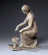 Figurine de jeune fille faisant une libation Vers 200. Musée du Louvre