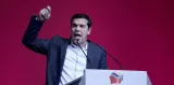 Alexis Tsipras, leader du parti de "gauche radicale" Syriza, en meeting le 3 janvier 2015. (ANGELOS TZORTZINIS / AFP)


