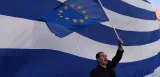 Manifestation pro-européenne devant le parlement à Athènes, le 22 juin 2015. (LOUISA GOULIAMAKI / AFP)


