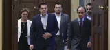 Le premier ministre grec, Alexis Tsipras, lors de son arrivée, lundi, au palais présidentiel à Athènes, pour rencontrer tous les leaders des partis représentésau Parlement,à l'exceptiond'Aube dorée(extrême droite). Crédits photo : ALKIS KONSTANTINIDIS/REUTERS


