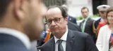 Le président français a enchaîné les apartés, notamment avec Alexis Tsipras et Angela Merkel. Crédits photo : Francois Walschaerts/AP


