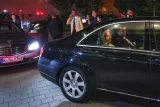 La directrice générale du FMI, Christine Lagarde, sort d'une réunion de l'Eurogroupe sur la situation économique en Grèce, au siège de l'Union Européenne, à Bruxelles, Belgique, dans la nuit de samedi 11 au dimanche 12 juillet 2015.


