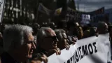 Des îliens, impactés par la présence de migrants, manifestent contre le gouvernement à Athènes, le 13 février 2020



