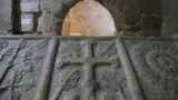 La croix des Templiers gravée sur le sarcophage d'Adam d'Antioche, maréchal de Chypre, au XIVe siècle, le 22 janvier 2021. Alex MITA / AFP


