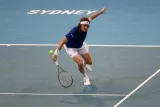 Stefanos Tsitsipas s'est rassuré sur l'état de son coude droit, samedi, en double face à la Pologne. (J. Prévost/Reuters)


