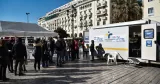 Un centre de vaccination mobile à Thessalonique, dans le nord de la Grèce, le 23 décembre 2021. — © Sakis Mitrolidis/KEYSTONE



