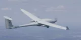 « Depuis février 2023, le Patroller est le premier système de drone tactique à être formellement certifié suivant la norme OTAN de navigabilité STANAG 4671, applicable aux systèmes de drones à ailes fixes de plus de 150kg, essentielle pour mener des missions de protection et de sécurité territoriale », a expliqué Safran dans son communiqué (Crédits : Reuters)


