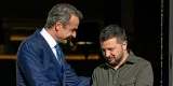 Volodymyr Zelensky a atterri à Athènes lundi 21 août, où il a rencontré le Premier ministre grec Kyriakos Mitsotakis. © ARIS MESSINIS / AFP


