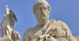 Statue de Platon, devant l'université d'Athènes en Grèce. anastasios71 / stock.adobe.com