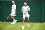 Stefanos Tsitsipas à l'entraînement avec son père, l'an dernier à Wimbledon. (P. Lahalle/L'Équipe)