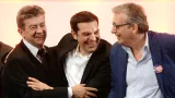 Jean-Luc Mélenchon et Pierre Laurent encadrent Alexis Tsipras président de Syriza. Crédits photo : PIERRE ANDRIEU/AFP


