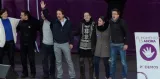 Les leaders de Podemos saluent la foule venue les soutenir lors d'une grande marche 31 janvier 2014 GERARD JULIEN / AFP


