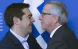 Le président de la Commission européenne, Jean-Claude Juncker, accueille le premier ministre grec, Alexis Tsipras, à Bruxelles, mercredi 4 février.



