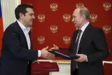 Invité au «Davos russe» à Saint-Pétersbourg, le Premier ministre grec a signé un potentiel accord gazier de 2 milliards d'euros avec Gazprom - AFP/Alexander Zemlianichenko


