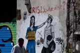 Le 30 juin, la Grèce doit avoir remboursé 1,6 milliard d'euros au Fonds monétaire international, et le 20 juillet 3,5 milliards d'euros à la BCE.


