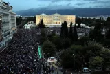 Ce mardi 30 juin au soir à Athènes, des milliers de Grecs manifestaient en faveur de l'Union Européenne.


