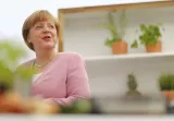 Avant même l'annonce des résultats officiels, François Hollande et la chancelière allemande, Angela Merkel, ont demandé la tenue d'un sommet de la zone euro .


