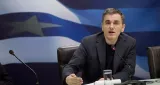 Le ministre grec des Finances aimerait que les créanciers du pays valident les réformes d'ici la réunion de l'Eurogroupe le 11 avril. Car de ce feu vert dépend le versement d'une nouvelle tranche d'aide et la restructuration de la dette. - Petros Giannakouris/AP/SIPA


