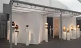 Les vases étaient présentés sur le stand d'un concessionnaire d'art originaire de Bâle lors d'exposition d'art Frieze Masters à Londres.


