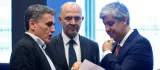 La Grèce, ici représentée par son ministre des Finances Euclid Tsakalotos (à gauche), va pouvoir faire son retour sur les marchés, le 20 août 2018. © JOHN THYS / AFP


