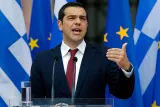 M. Tsipras a porté une cravate bordeaux. Image: AFP



