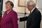 <p>Le président grec Prokopis Pavlopoulos reçoit ce 11 janvier 2019 Angela Merkel à Athènes.</p>


