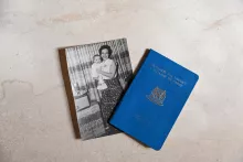 Mary Cardaras, à Athènes, le 5 mai 2025. LOUIZA VRADI POUR M LE MAGAZINE DU MONDE