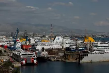 Vue du chantier naval Onex Elefsis, le 11 mars 2026. LOUIZA VRADI