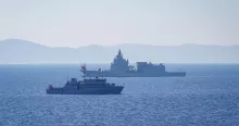 Des navires militaires turcs lors d'un exercice dans le golfe de Saros, en mer Égée, le 30 octobre 2025.