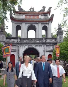 caramanlis hanoi