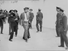 Cent heures en mai, de Dimos Theos et Fotos Lambrinos 