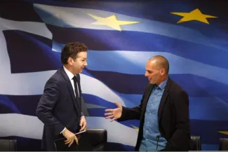 La Grèce ne veut plus discuter avec « une commission branlante de la troïka » Lors de la rencontre, vendredi, entre le ministre des finances grec et le chef de l'Eurogroupe. | REUTERS/KOSTAS TSIRONIS