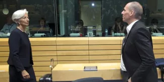 Grèce: "Aucune proposition ne fait l'unanimité", nouvelle réunion samedi "Plusieurs collègues ont exprimé leur désaccord et critiqué non seulement notre texte mais aussi le texte des institutions", a déclaré Yanis Varoufakis, le ministre grec des Finances (ici, avec la directrice du FMI Christine Lagarde, ce 25 juin 2015). (Crédits : Reuters)
