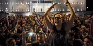 Les économistes qui ont incité à voter "non" dimanche devraient maintenant accepter leur responsabilité pour la souffrance que vont endurer les Grecs, particulièrement les plus pauvres, sur le chemin de la nouvelle drachme", estime le Wall Street Journal. (Crédits : © Stringer . / Reuters)



