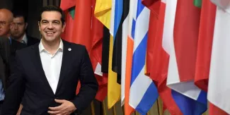 Entre cris et applaudissements, Tsipras plaide pour une rupture avec la trajectoire d'austérité Entre cris et applaudissements, Tsipras plaide pour une rupture avec la trajectoire d'austérité.