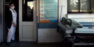 Grèce: un directeur d'hôpital s'alarme, "des vies humaines sont en danger" Grèce: un directeur d'hôpital s'alarme, "des vies humaines sont en danger".