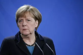 Grèce : Merkel redoute de jeter une ombre sur son mandat Grèce : Merkel redoute de jeter une ombre sur son mandat.