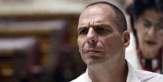 Varoufakis: l'Allemagne veut un Grexit pour intimider les Français Varoufakis: l'Allemagne veut un Grexit pour intimider les Français.