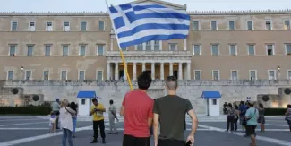 Mécontents, les fonctionnaires grecs appellent à la grève Mécontents, les fonctionnaires grecs appellent à la grève.