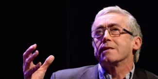 Paul De Grauwe, économiste: "On va maintenir la Grèce dans la récession" Paul De Grauwe, économiste: "On va maintenir la Grèce dans la récession".