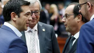 Alexis Tsipras aux côtés de Jean-Claude Juncker, Francois Hollande et Charles Michel.


