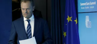 Entre les séances plénières, le président du Conseil européen, Donald Tusk, a reçu, dans son bureau et à trois reprises, Angela Merkel, François Hollande et Alexis Tsipras. Crédits photo : FRANCOIS LENOIR/REUTERS


