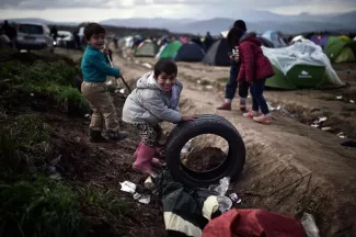 Migrants : l'Union européenne va débloquer 300 millions d'euros en urgence pour aider la Grèce Migrants : l'Union européenne va débloquer 300 millions d'euros en urgence pour aider la Grèce.